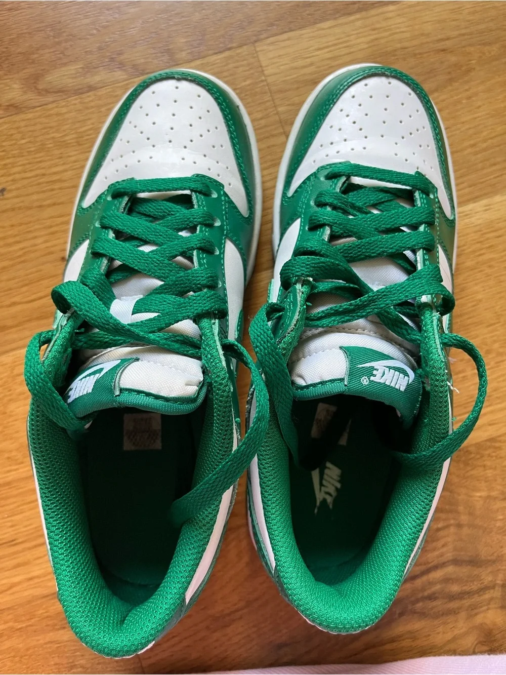 Nike Green & White Low-Top Sneakers